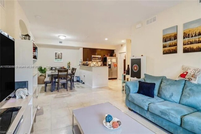 13140 Bella Casa Cir in Ft. Myers, FL - Building Photo - Building Photo