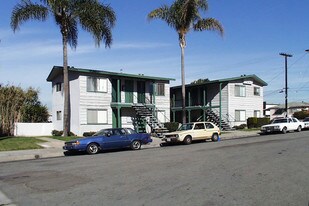 1704 Una St in San Diego, CA - Building Photo