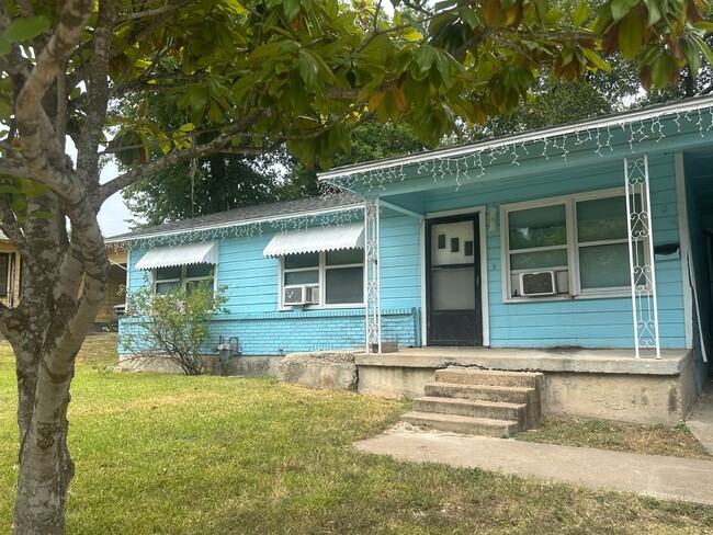 property at 704 S 32nd St