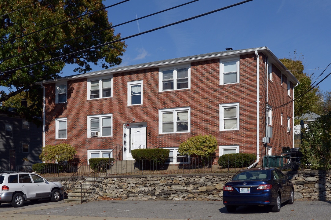 330 School St in Pawtucket, RI - Building Photo