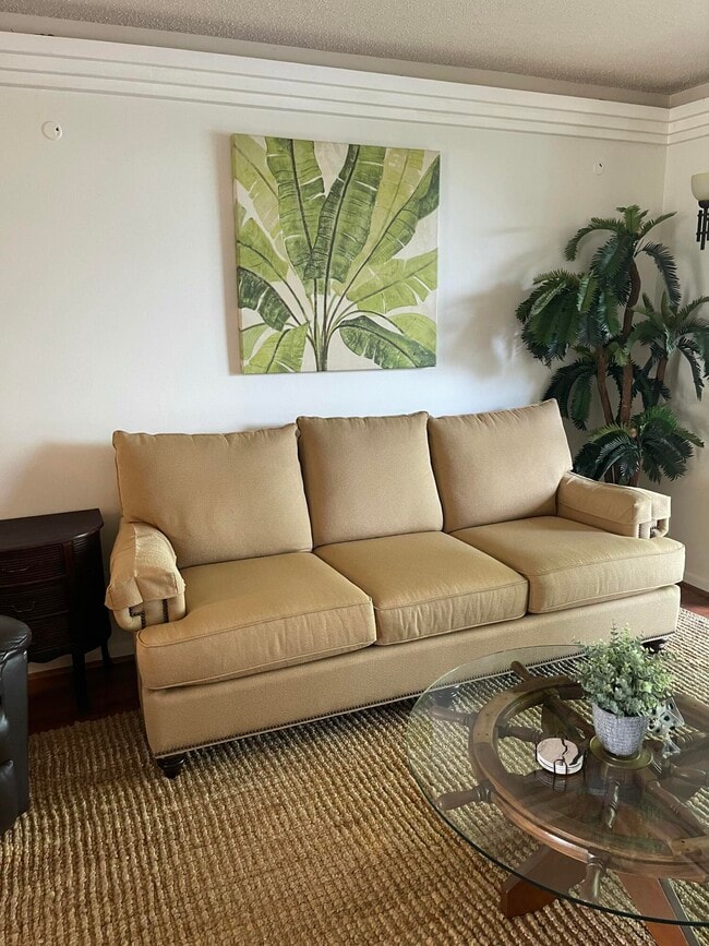 property at 825 Egret Cir