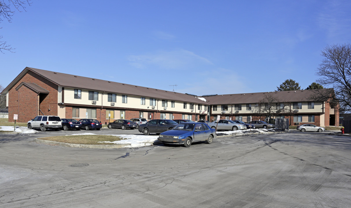 Glen Courts Apartments in Glendale, WI - Foto de edificio