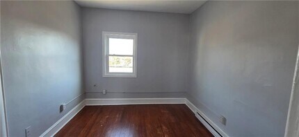 62 Main Rd in Tiverton, RI - Building Photo - Building Photo