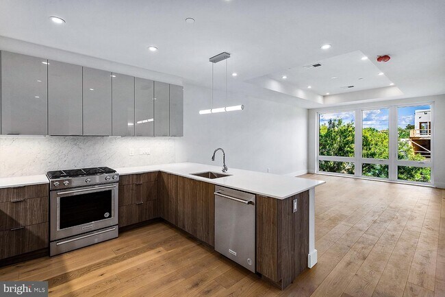 4804 Georgia Ave NW-Unit -402 in Washington, DC - Building Photo - Building Photo