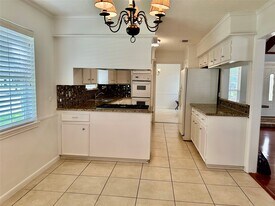 10902 Olympia Dr in Houston, TX - Building Photo