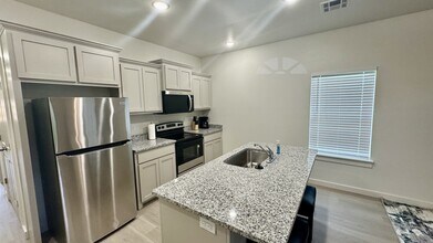 1311 SW Wisconsin Ave in Lawton, OK - Building Photo - Building Photo
