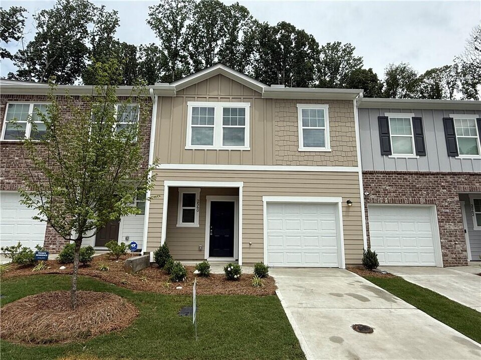 2560 Coventry St SW in Atlanta, GA - Building Photo