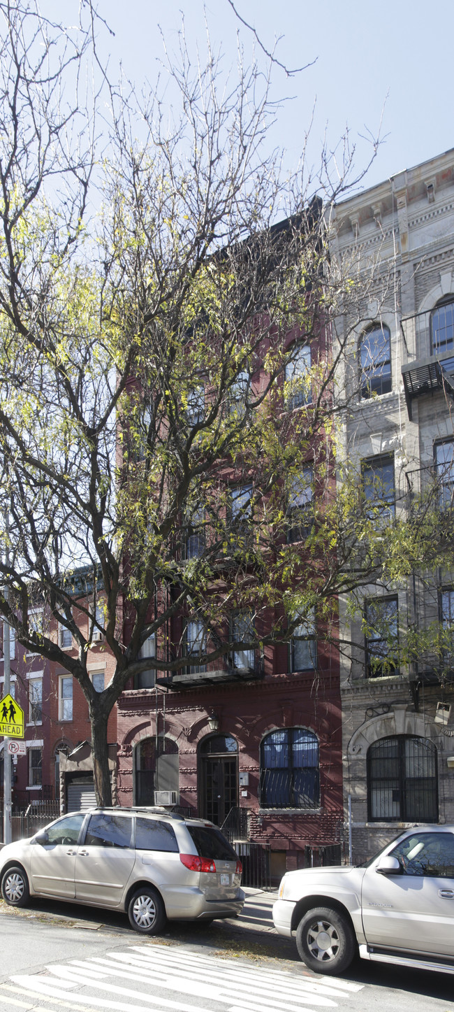 40 Cumberland St in Brooklyn, NY - Foto de edificio - Building Photo