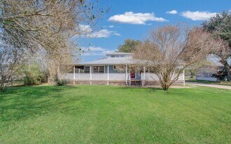 15510 Cypress Garden Dr in Tomball, TX - Building Photo