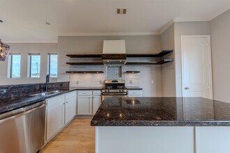 1205 Sampson St in Houston, TX - Building Photo - Building Photo