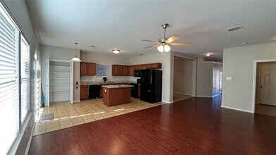 8128 Hulen Park Cir in Fort Worth, TX - Building Photo - Building Photo