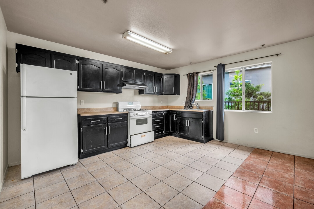 5231 Huntington Dr N in Los Angeles, CA - Building Photo