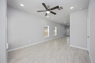 7987 Chateau St in Houston, TX - Building Photo - Building Photo