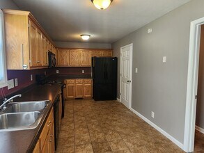 112 N Cavalcade Cir in Oak Grove, KY - Building Photo - Building Photo
