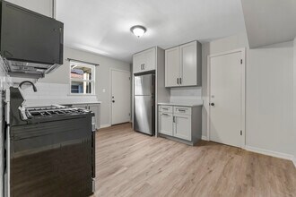 740 E North Broadway St in Lombard, IL - Building Photo - Building Photo