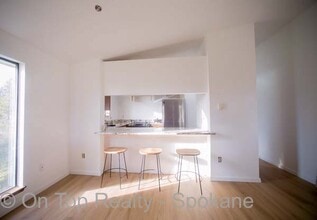 2523 N Nettleton St in Spokane, WA - Foto de edificio - Building Photo