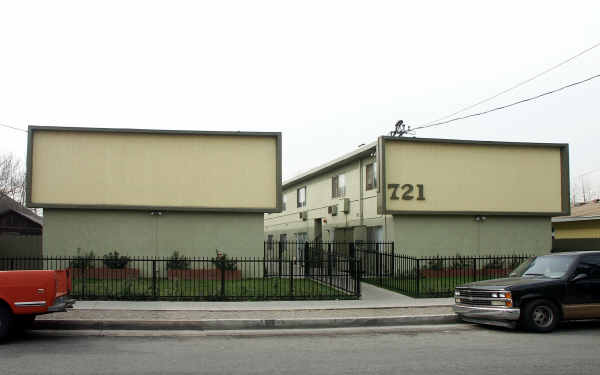 719-721 N Garfield Ave in Pasadena, CA - Building Photo