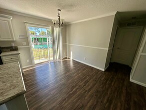 184 Sand Pebble Cir in Port Orange, FL - Foto de edificio - Building Photo