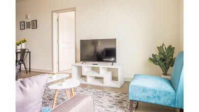 633 E Main St in Louisville, KY - Foto de edificio - Building Photo