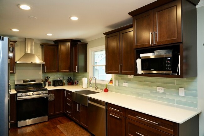 211 Sandalwood Dr in Naperville, IL - Foto de edificio - Building Photo