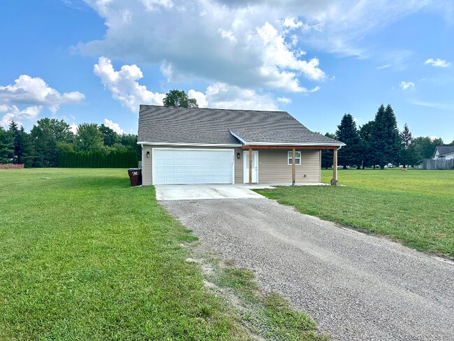 4731 Basin St in Adrian, MI - Building Photo - Building Photo