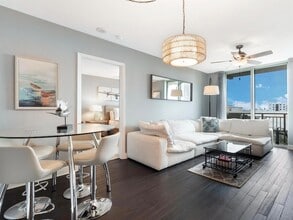 610 Clematis St, Unit 506 in West Palm Beach, FL - Building Photo - Building Photo