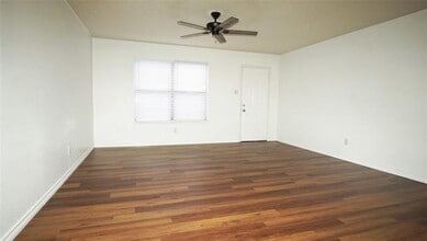 1008 Southmoor Dr in Arlington, TX - Building Photo - Building Photo