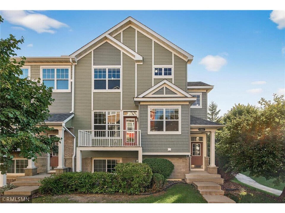 17037 72nd Ave N in Maple Grove, MN - Building Photo