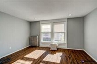 255 W Union St in Burlington, NJ - Building Photo - Building Photo