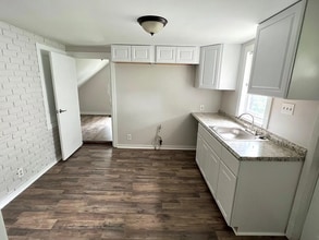 130 Zewe Aly in Duquesne, PA - Foto de edificio - Building Photo