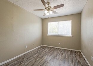 2910 Prichard Ln in Dallas, TX - Building Photo - Building Photo