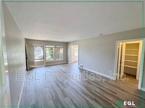 8855 Burton Way in Los Angeles, CA - Foto de edificio - Building Photo