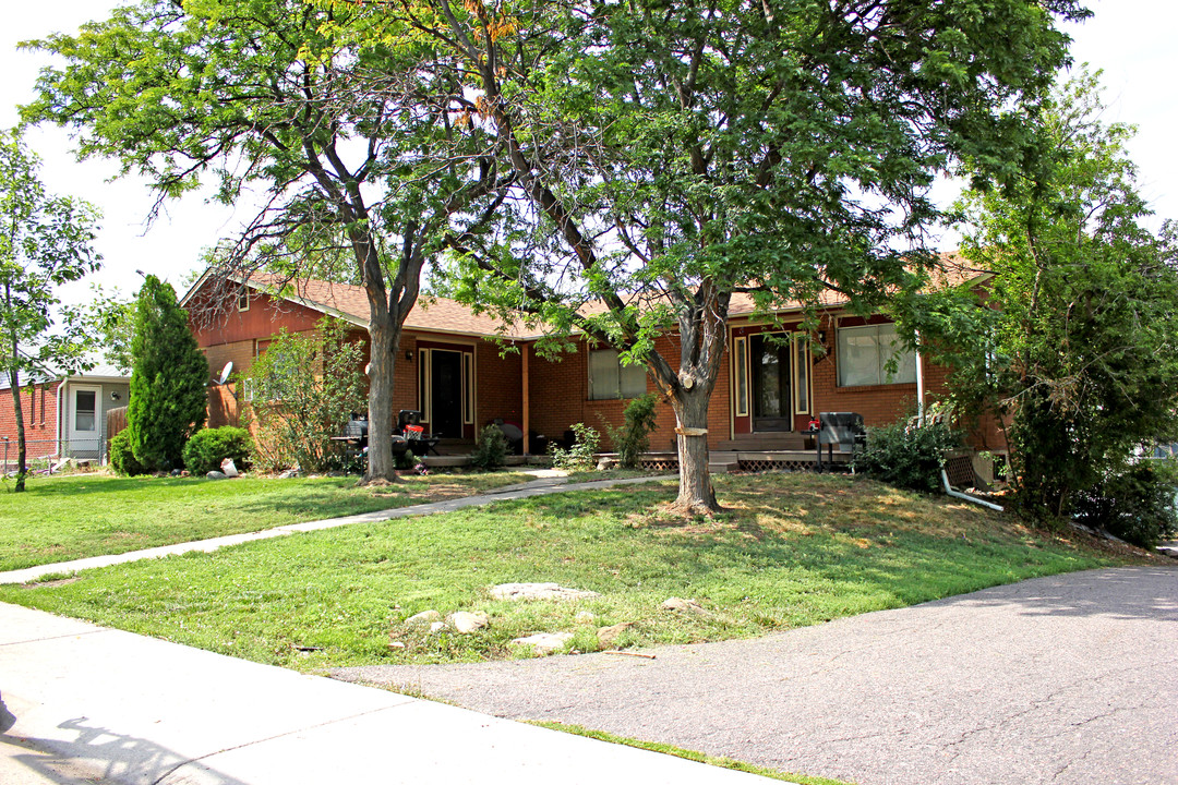 9387-9417 W 56th Pl in Arvada, CO - Building Photo