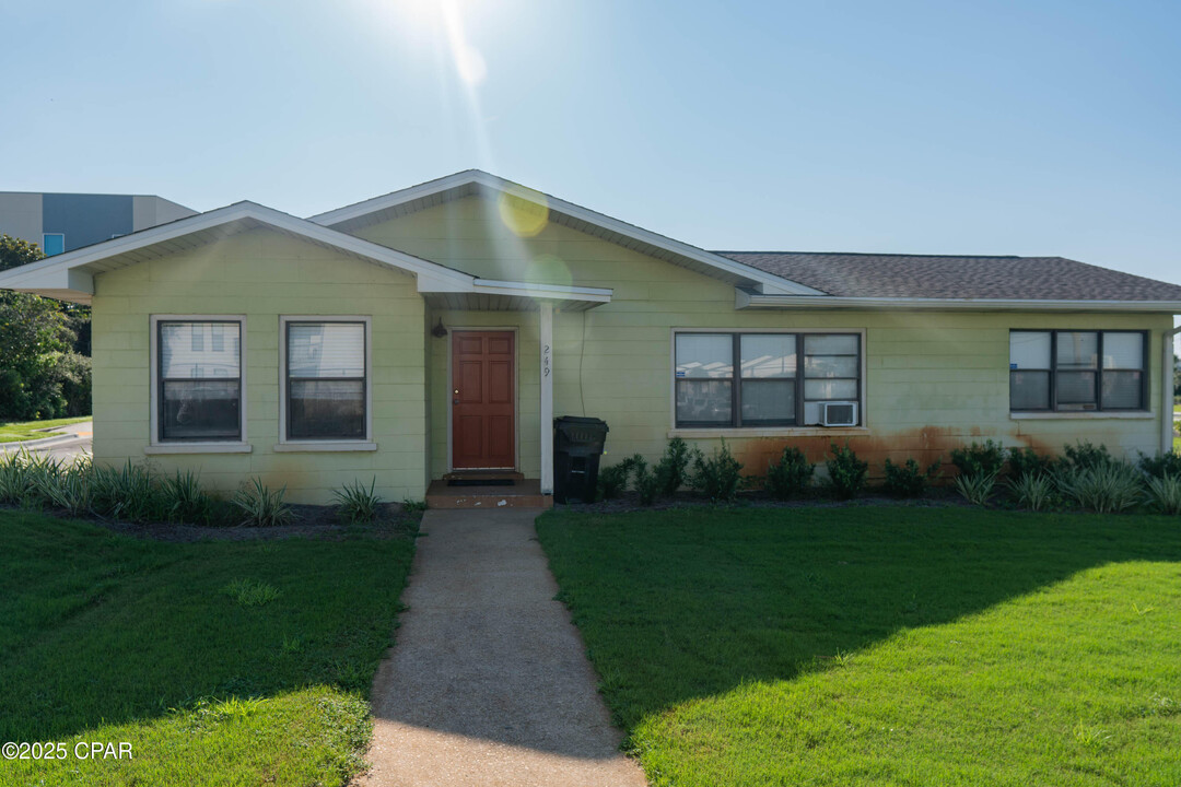 249 Shalimar St in Panama City Beach, FL - Foto de edificio