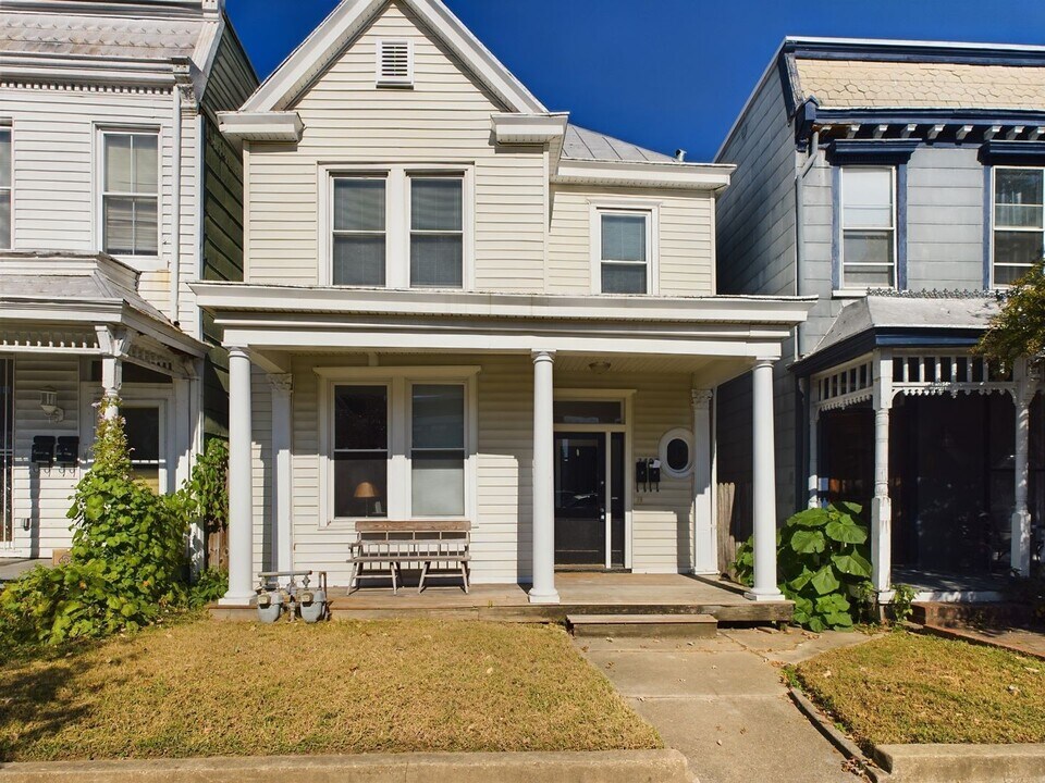2408 W Main St in Richmond, VA - Building Photo