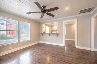 2100 E 2nd St in Austin, TX - Building Photo