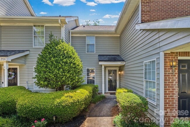 property at 2920 Iron Gate Ln