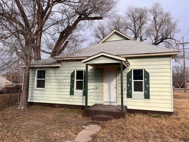 700 W 8th Ave