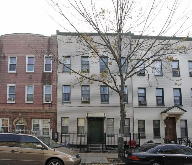 834 Hart St in Brooklyn, NY - Building Photo - Building Photo