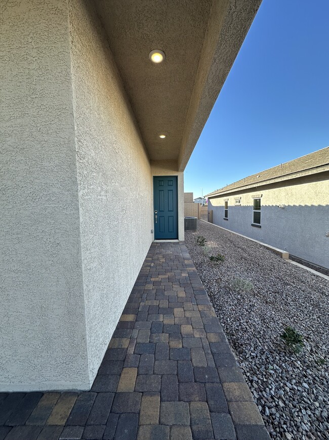 825 Lofton Meadows St in Henderson, NV - Building Photo - Building Photo