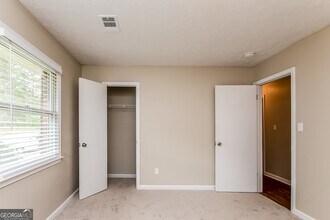 3940 Scott Dr in Forest Park, GA - Building Photo - Building Photo