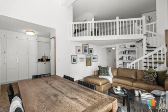 2100 N Lincoln Park W, Unit # 011BN in Chicago, IL - Building Photo - Building Photo