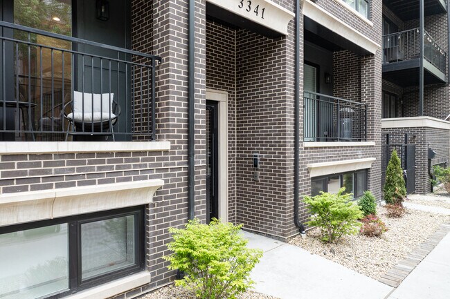 3341 N Sheffield Ave in Chicago, IL - Building Photo - Building Photo