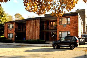 7 Van Buren in Oak Park, IL - Building Photo - Building Photo