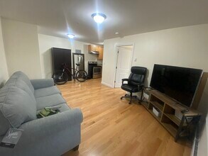 10 Arizona Ter, Unit 4 in Arlington, MA - Building Photo - Building Photo