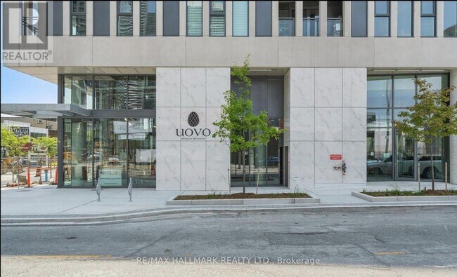 1 Hillsdale Ave W in Toronto, ON - Building Photo - Building Photo