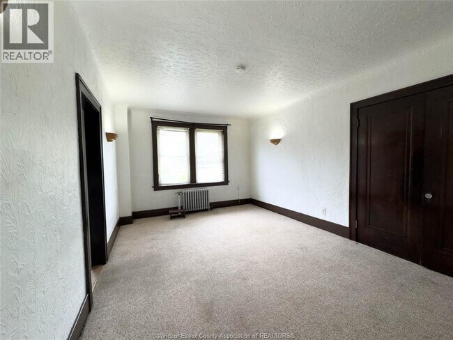 710 Giles Blvd E in Windsor, ON - Building Photo - Building Photo