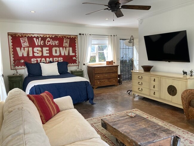 5744 Calhoun Ave in Van Nuys, CA - Building Photo - Building Photo