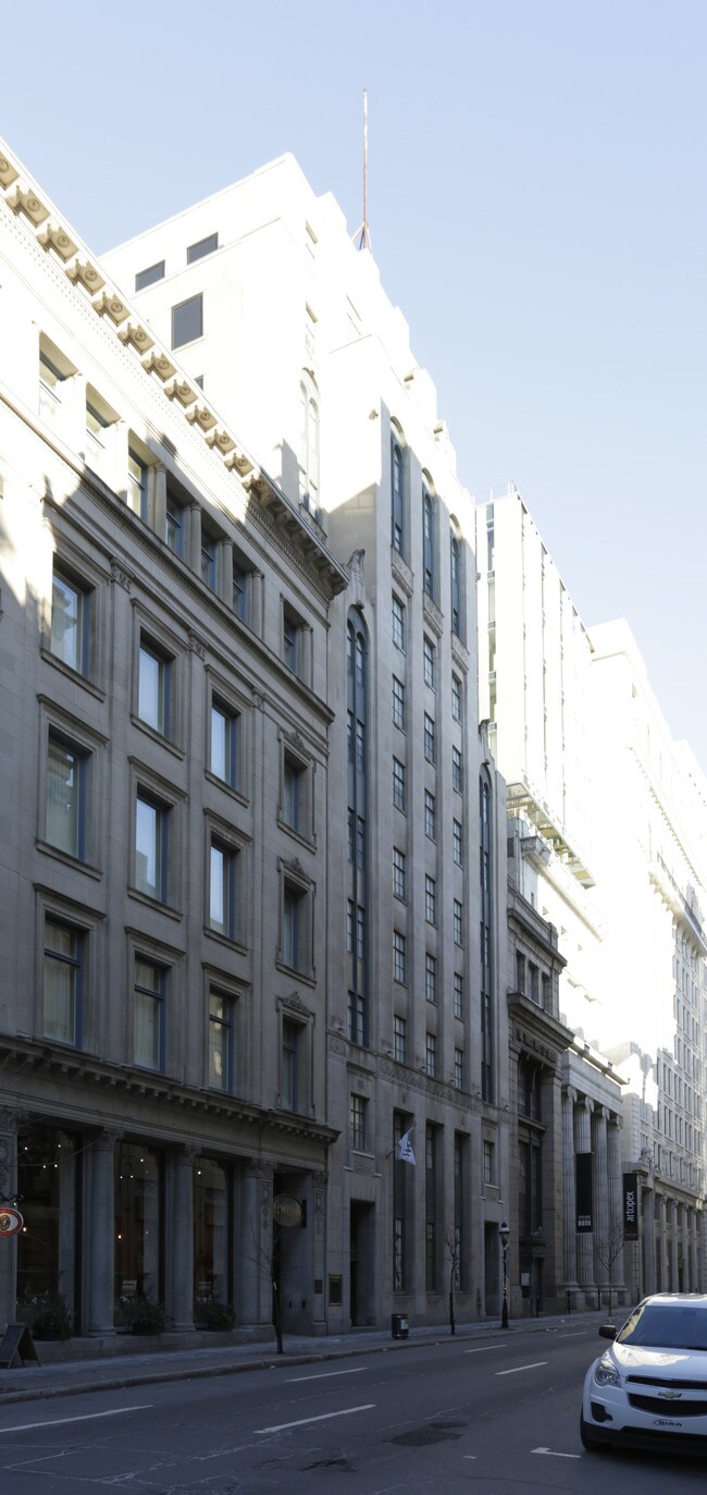 231-235 Saint-Jacques W in Montréal, QC - Building Photo - Building Photo