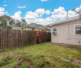 109 W Warren St in Hewitt, TX - Foto de edificio - Building Photo